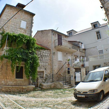 Vis Island Guesthouse Torga المظهر الخارجي الصورة