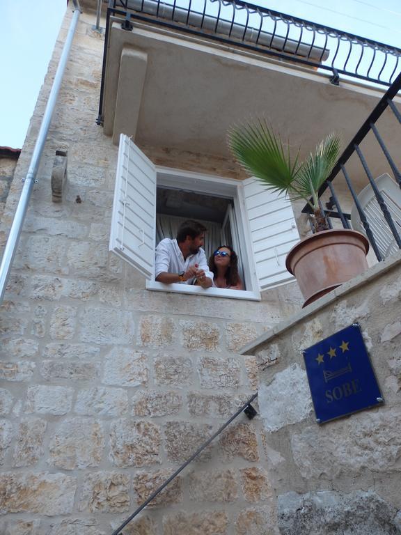 Vis Island Guesthouse Torga المظهر الخارجي الصورة