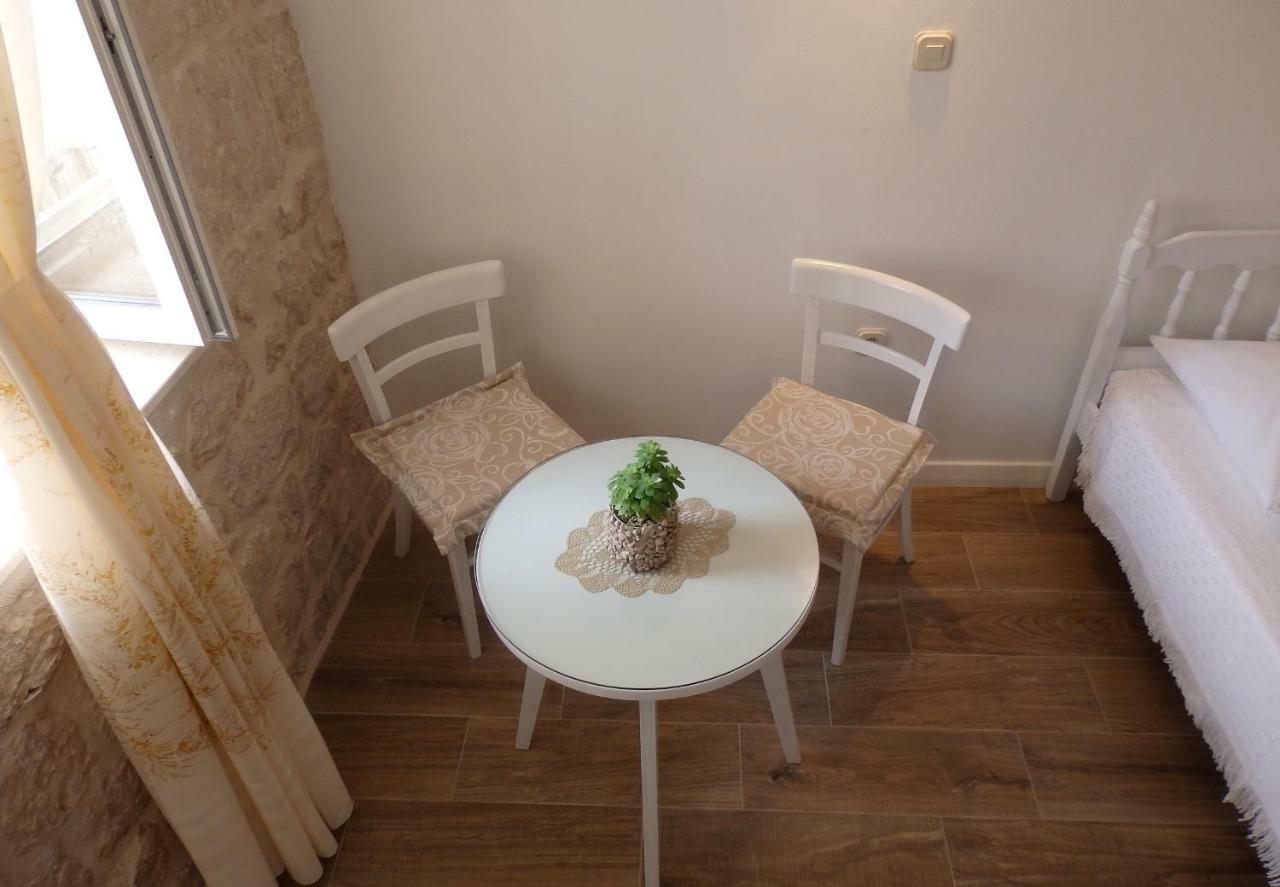 Vis Island Guesthouse Torga المظهر الخارجي الصورة