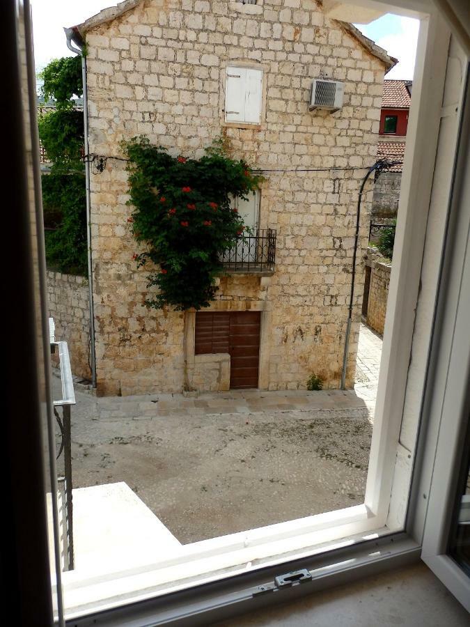 Vis Island Guesthouse Torga المظهر الخارجي الصورة