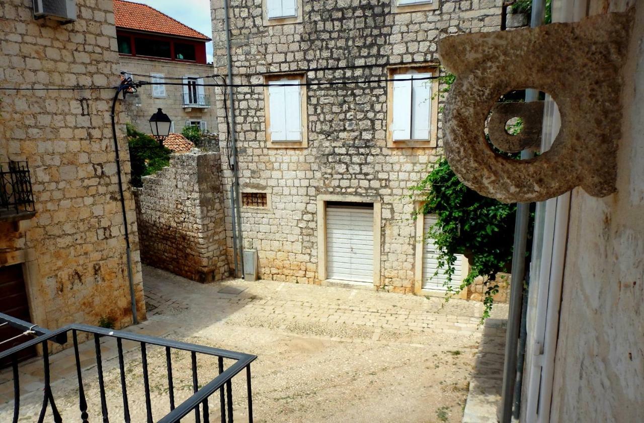 Vis Island Guesthouse Torga المظهر الخارجي الصورة